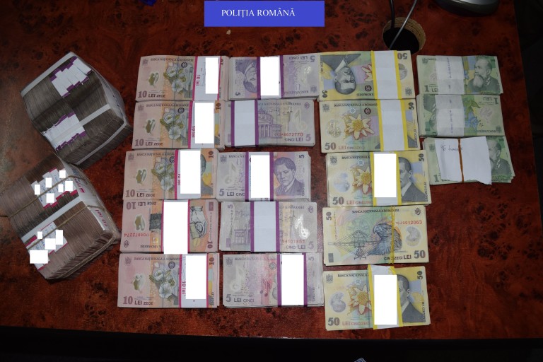 Un poștaș a înscenat un furt de peste 60.000 lei dar polițiștii au aflat adevărul. Doi bărbați din Cojocna și Florești au fost reținuți.