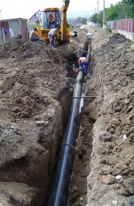 Rețea nouă de distribuție a apei potabile și de canalizare, în comuna Cuzdrioara