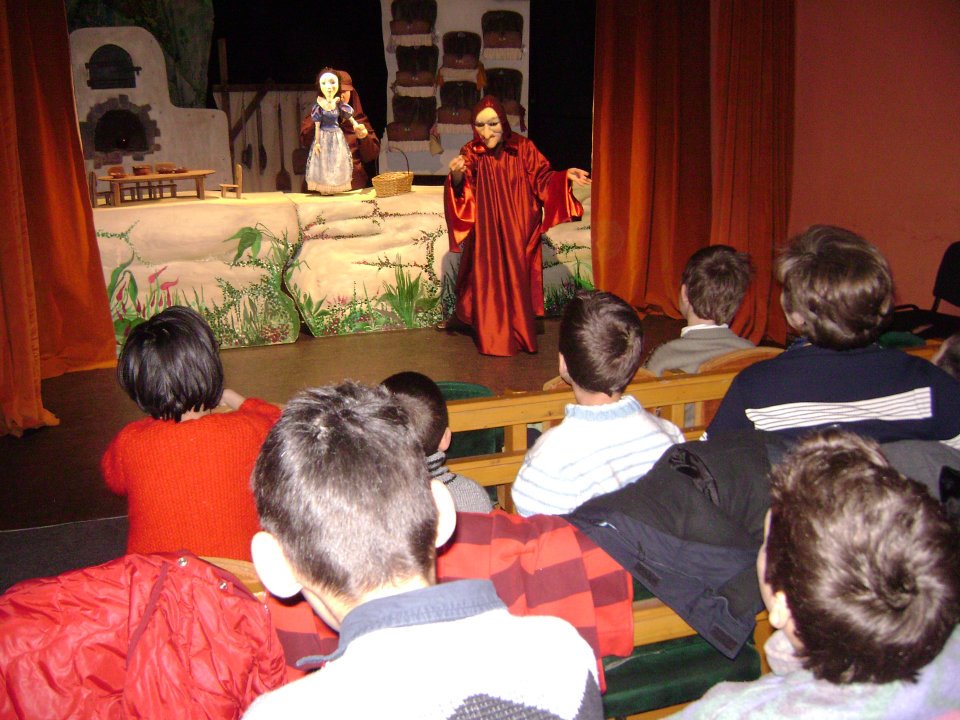 Teatrul de Păpuși „Puck” va susţine spectacole în cadrul programului Școala Altfel
