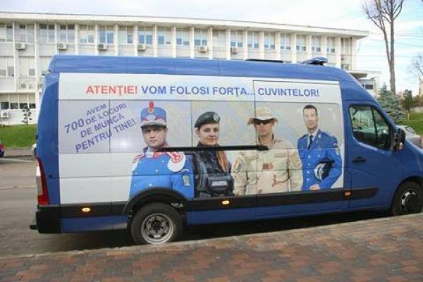 Caravana Jandarmeriei – Campanie de recrutare candidaţi pentru şcolile de subofiţeri ale Jandarmeriei Române