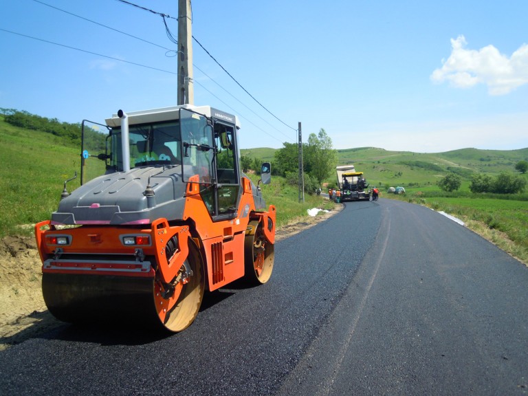 32 de drumuri județene au beneficiat de lucrări de modernizare sau întreținere în primele șase luni ale anului