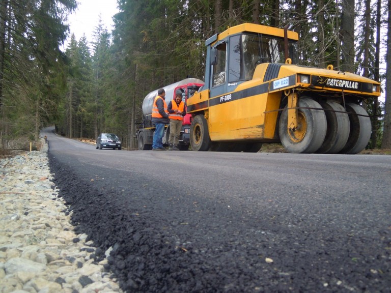 Lucrările de modernizare a drumului județean 107P (DN 1) Gilău – Someșu Rece – Mărișel – DN 1R au intrat în faza de asfaltare