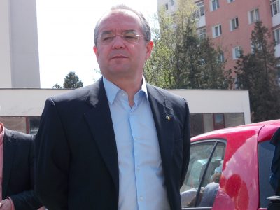 Emil Boc: „Am semnat contractul pentru cele 40 de autobuze noi”