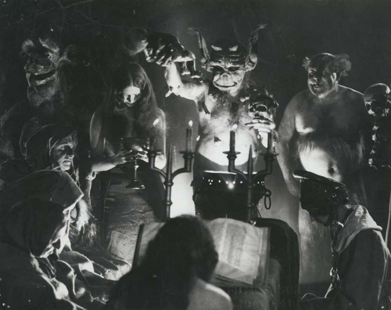 Weekend la Castel la TIFF 2016: circ, vrăjitoare și muzică islandeză live