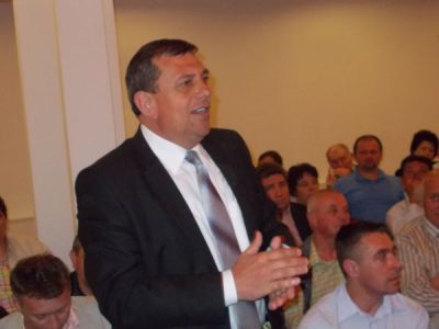 Orgoliul politic nu îl lasă pe primarul galben de Floreşti să facă „centura de SUD”