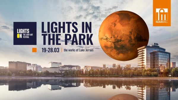 Lights in the Park – Luna și Planeta Marte, suspendate în parcurile IULIUS.