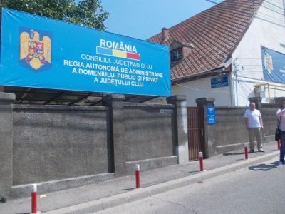 La RAADPP Cluj, sunt angajaţi plătiţi la departamentul de fonduri europene deşi regia nu poate accesa fonduri europene.