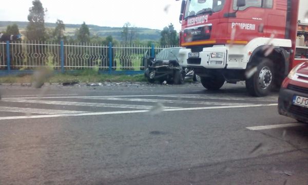 Încă un accident pe DN1 în Floreşti. 3 maşini implicate şi 2 persoane rănite.