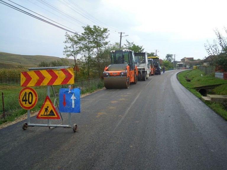 Au fost finalizate lucrările de asfaltare pe drumul județean 161A Iuriu de Câmpie – Ceanu Mare