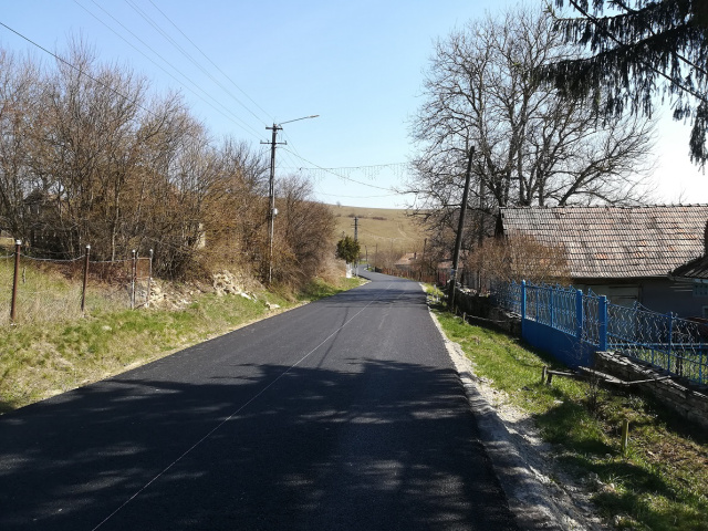 Au fost finalizate lucrările de asfaltare pe drumul județean 109S (DJ 109A) Deușu – Sânmărtin – Giula