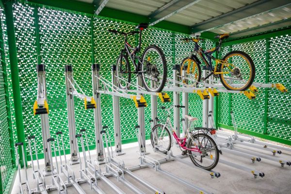 Premieră la Cluj-Napoca: containere securizate pentru biciclete.