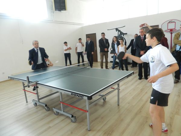 [Foto&Video] Colegiul Naţional „George Coşbuc” are în sfârşit sală de sport