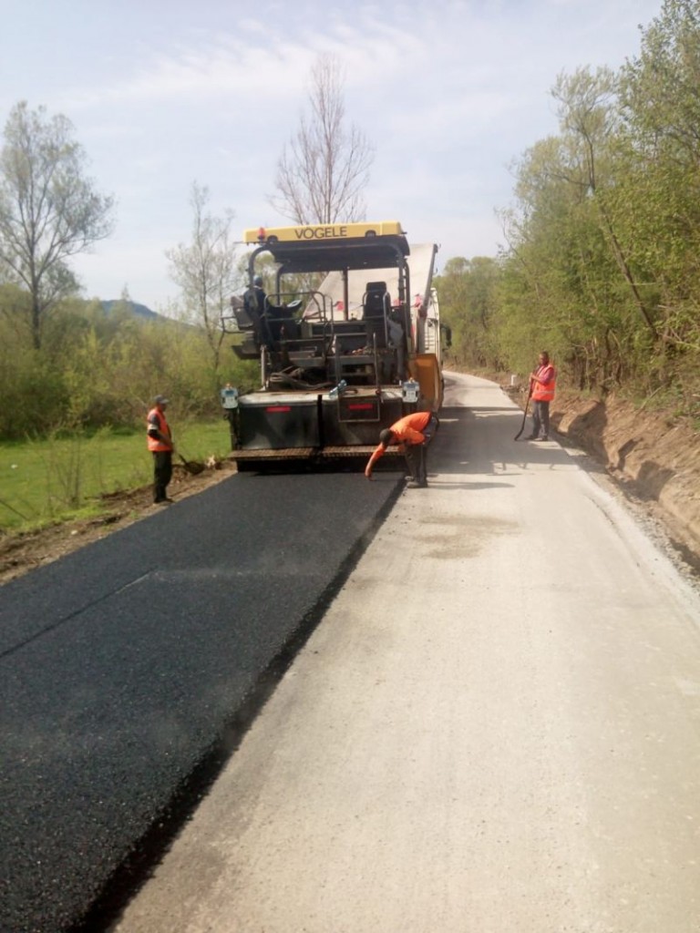Au fost finalizate lucrările de asfaltare pe drumul judeţean 109A (DJ 108B) – Ciubăncuța – Ciubanca – limită cu județul Sălaj