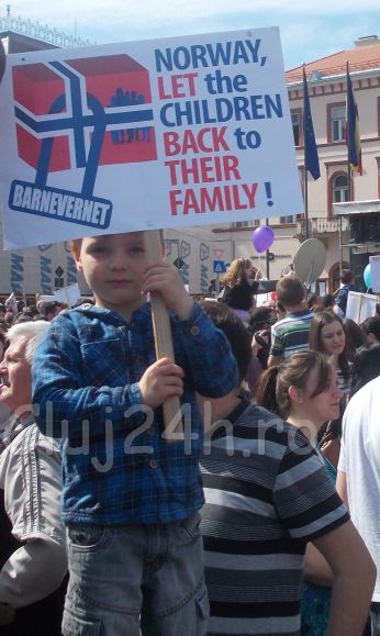 [Foto&Video] Clujenii, solidari cu familia Bodnariu din Norvegia.