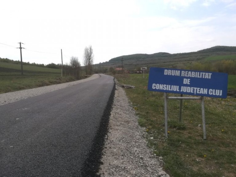 Pe drumul judeţean 109B Cornești – Igriția – Oșorhel – DJ 108B lucrările au intrat în faza de asfaltare