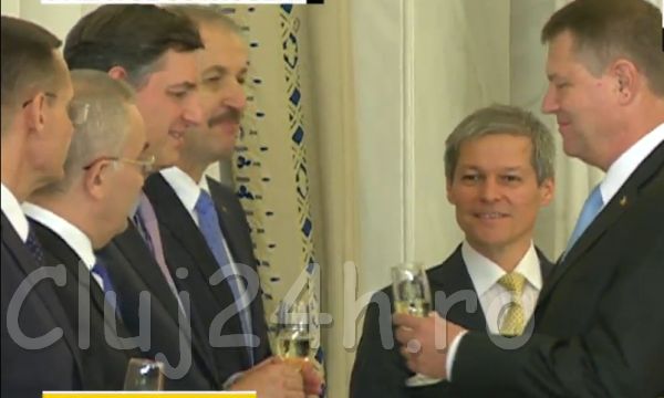 Guvernul Cioloş, investit. Noii miniştri şi-au depus jurămintele.