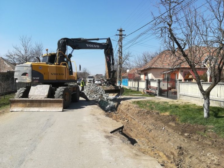 Informare de presă  Au fost reluate lucrările de modernizare pe drumul judeţean 161C Iclod – Aluniş – Corneni