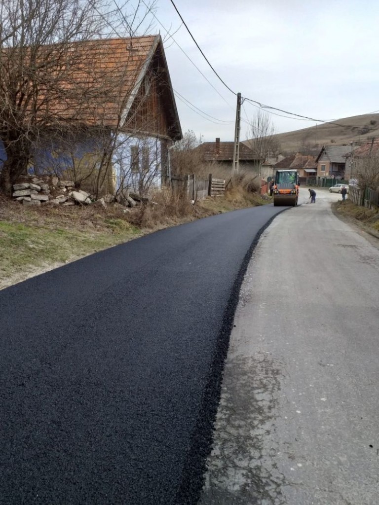 Au fost demarate lucrări de întreținere, cu asfaltare, pe drumul județean 108C Gârbău – Aghireș – Leghia