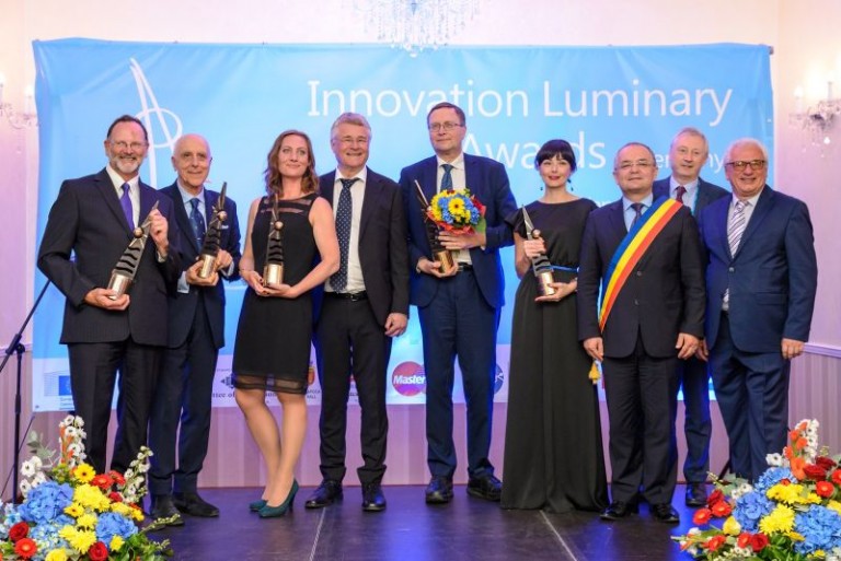 Premiile europene pentru inovare „Luminary Awards” 2017, decernate în  cadrul unei gale organizate la Cluj-Napoca. Doi dintre premianți sunt din Cluj-Napoca
