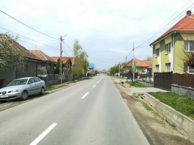 Cluj:Lucrări de marcaje rutiere în lungime de peste 117 kilometri, pe opt sectoare de drumuri județene