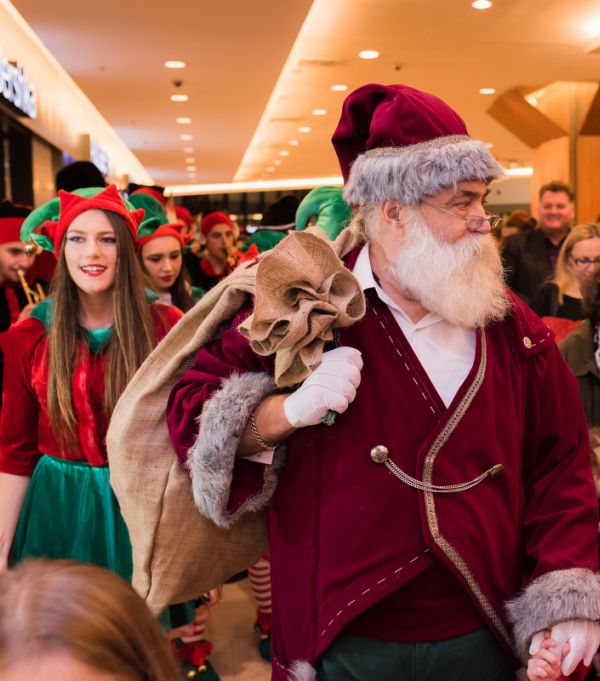 Copiii sunt invitați la Parada lui Moș Crăciun, din Iulius Mall Cluj