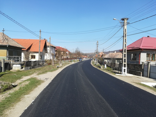 Au fost finalizate lucrările de asfaltare pe drumul județean 161 (DN 1C) – Dăbâca – Panticeu