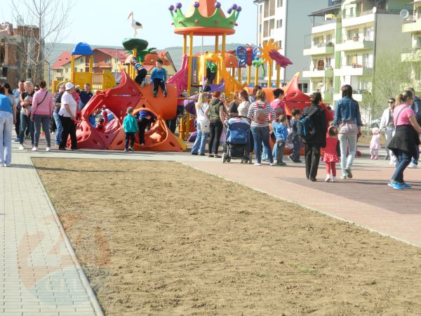 [Foto] Floreşti: Al doilea parc de joacă a fost inaugurat în Cetatea Fetei
