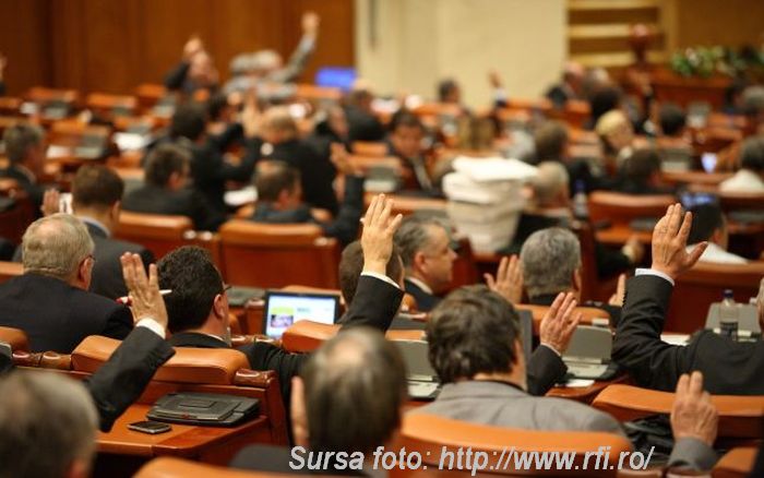 Guvernul Grindeanu a primit votul de învestire din partea Parlamentului – 295 de voturi „pentru”.