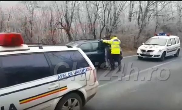 Tănăr urmărit național, depistat de polițiști în Florești.