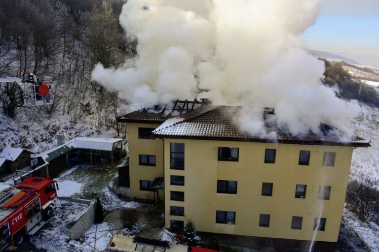 ISU Cluj răspunde acuzațiilor referitoare la incendiul din Florești și explică pas cu pas acțiunile pompierilor.