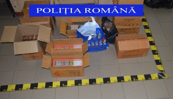 Peste 2.000 de articole pirotehnice, confiscate de poliţişti din pieţele clujene.