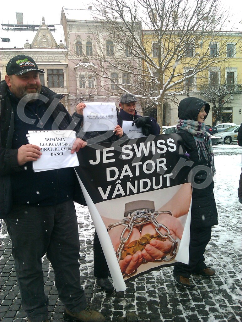 [Foto&Video] Protest la Cluj: Peste 100 de persoane cer conversia creditelor din valută în lei