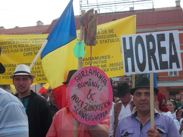[Foto&Video] Protest de amploare la Cluj împotriva defrişărilor. Mii de persoane au protestat în marş.
