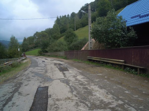 RAADPP Cluj a demarat lucrările de reparaţii pe DJ 107 R, între Băişoara şi Muntele Băişorii.
