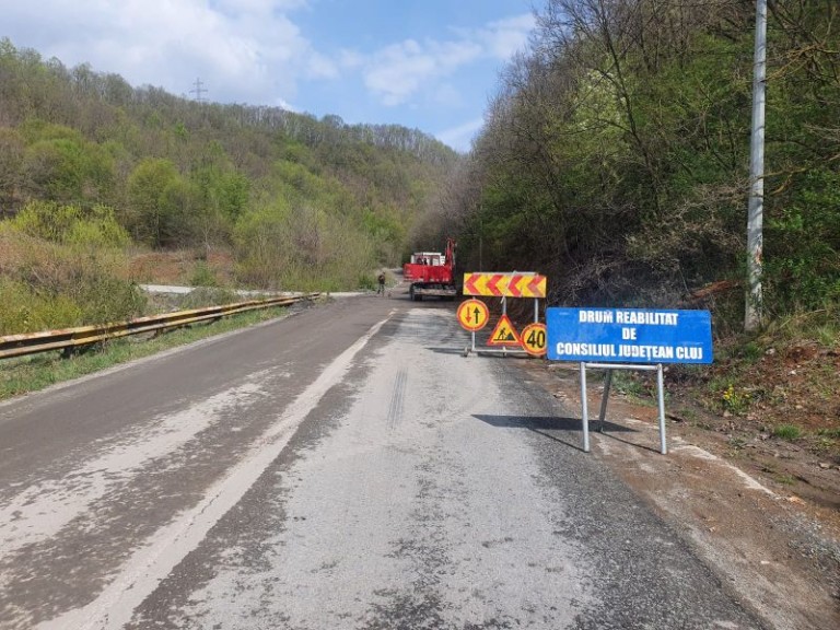Au demarat lucrări de întreținere pe sectorul Săvădisla – Lita – Liteni – Săcel situat pe drumul județean 107M