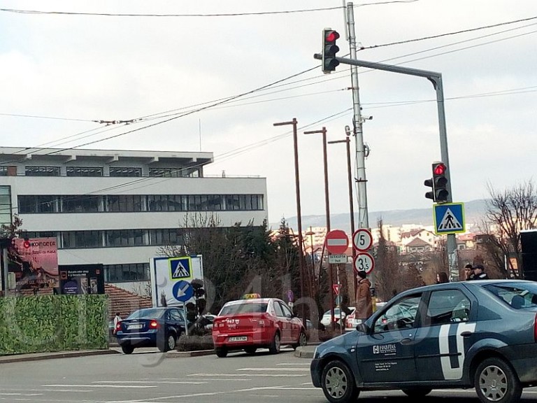 Primăria Cluj-Napoca pune în funcțiune trei sisteme de semaforizare pentru treceri de pietoni.