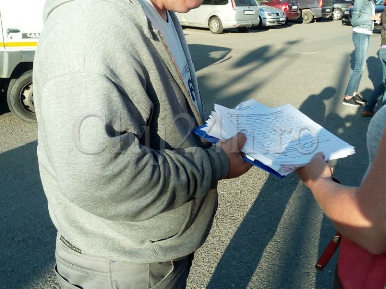 Floreștenii au făcut primul pas: strâng semnături pentru demiterea primarului. Peste 120 de semnături într-o oră