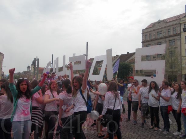 [Foto&Video] Studenţii au dat culoare Capitalei Europene a Tineretului