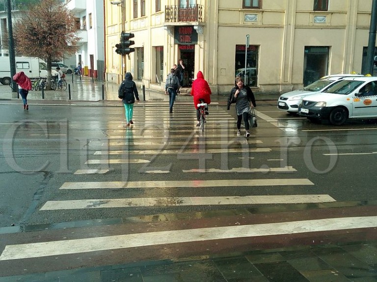 Primăria Cluj-Napoca anunță punerea în funcțiune a noi semafoare pentru pietoni