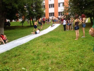 Cum îi atrage OSUBB pe viitorii studenţi la Cluj? Vizite în facultăţile UBB şi distracţie cât cuprinde