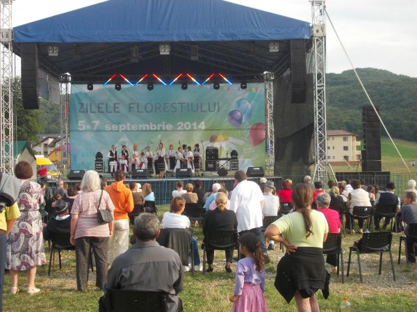 [Foto& Video] Distracţie şi bună dispoziţie la Zilele comunei Floreşti